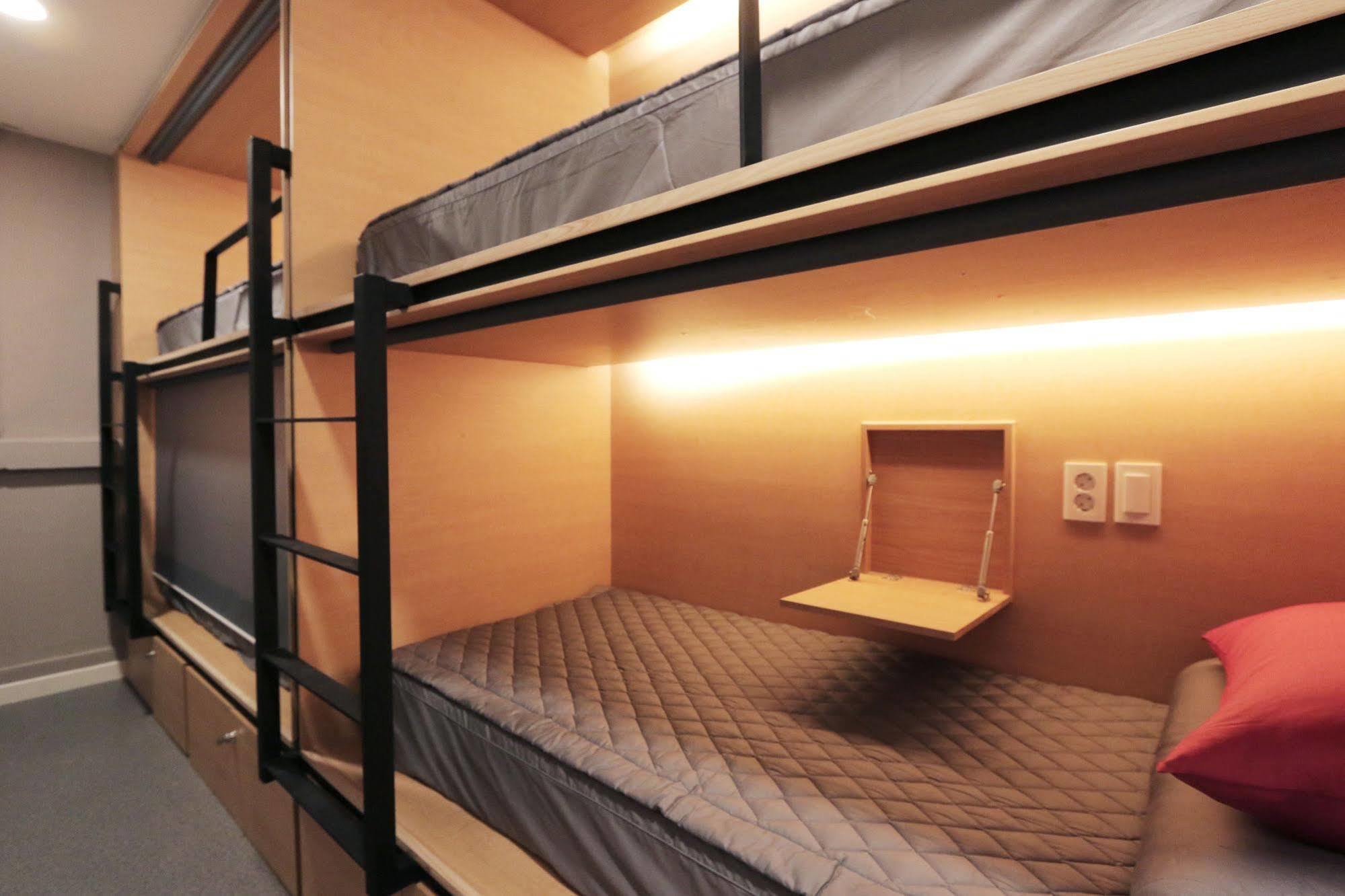 Blueboat Hostel Gyeongju Exterior photo