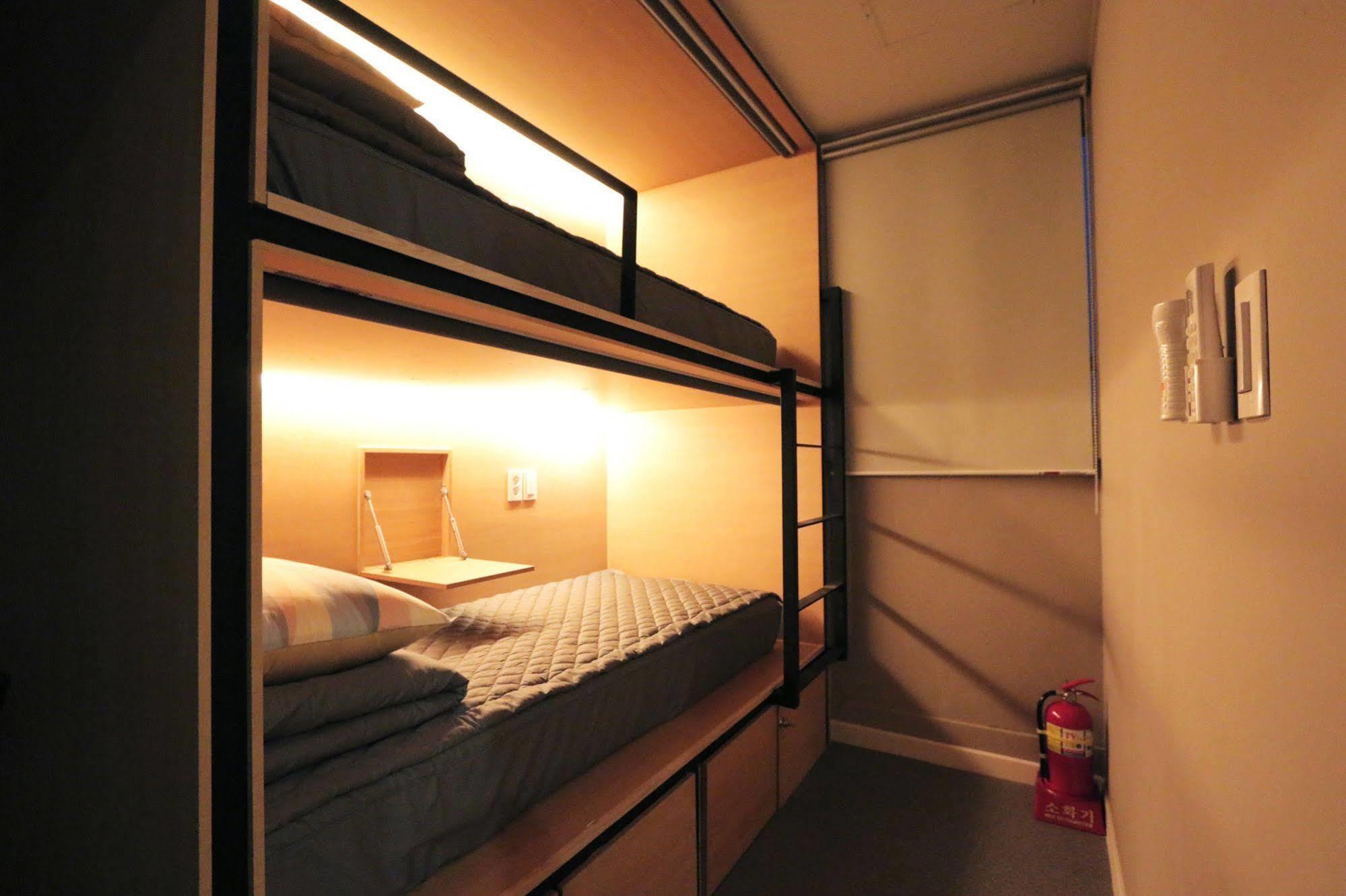 Blueboat Hostel Gyeongju Exterior photo