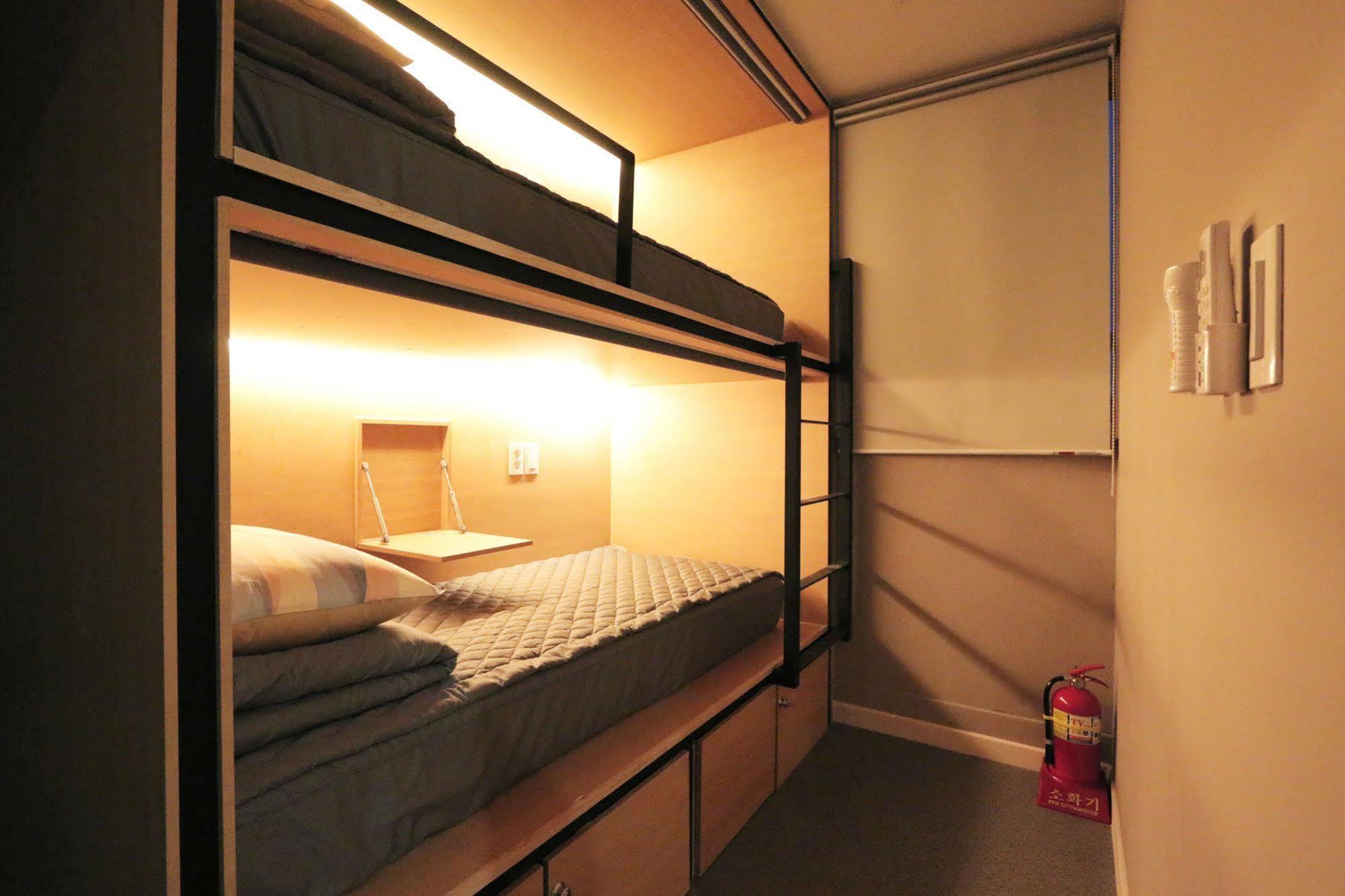 Blueboat Hostel Gyeongju Exterior photo