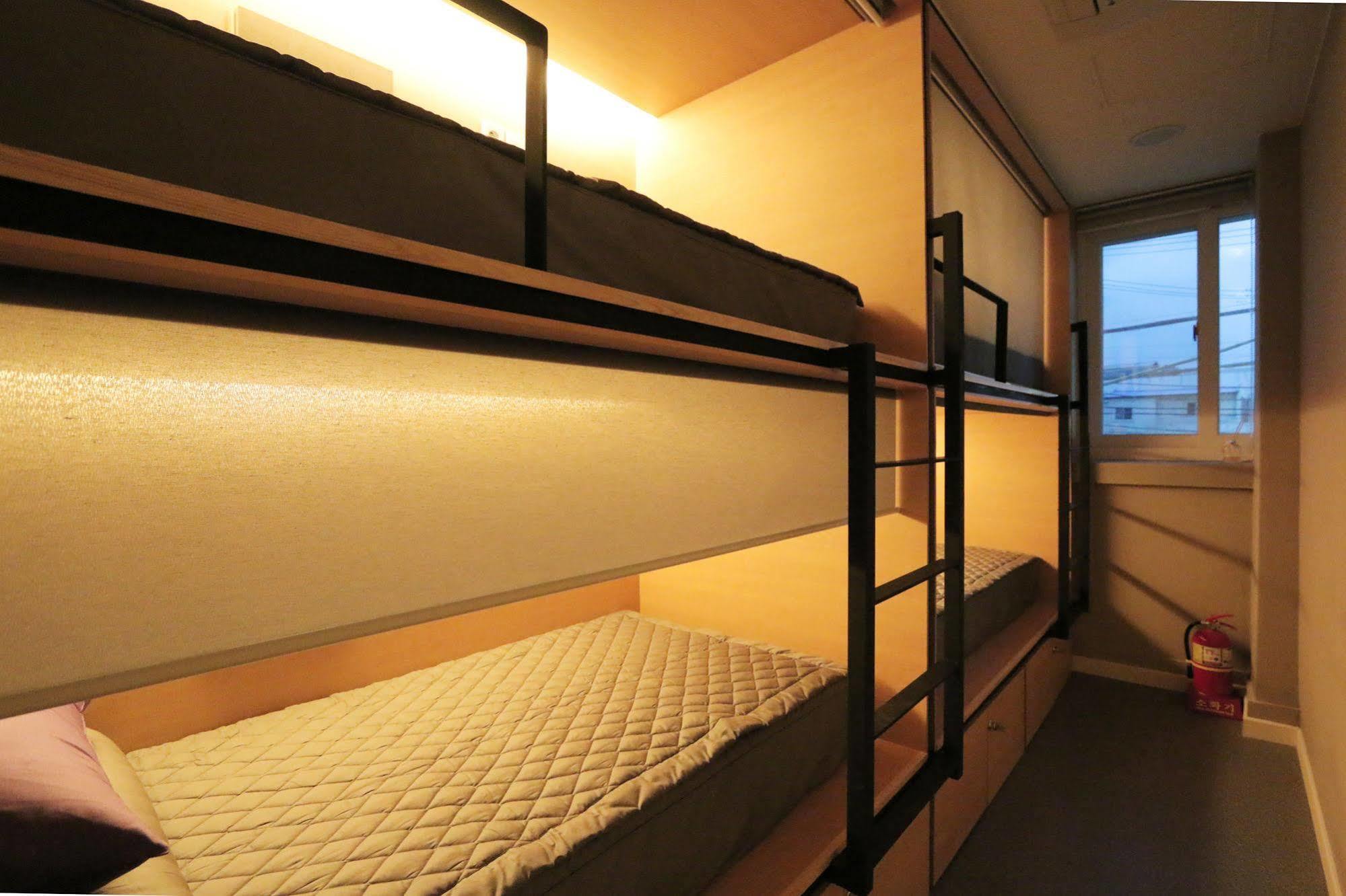 Blueboat Hostel Gyeongju Exterior photo
